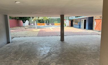 Urdesa, Renta Excelente Casa con Permiso de Uso de Suelo comercial 2200 mts2