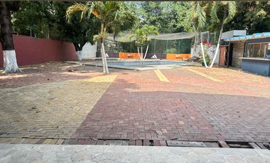 Urdesa, Renta Excelente Casa con Permiso de Uso de Suelo comercial 2200 mts2