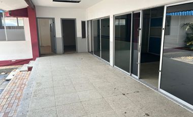 Urdesa, Renta Excelente Casa con Permiso de Uso de Suelo comercial 2200 mts2