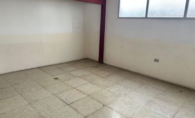 Urdesa, Renta Excelente Casa con Permiso de Uso de Suelo comercial 2200 mts2