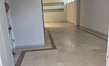 SE RENTA MUY AMPLIA Y BONITA CASA EN FRACC. PRIVADO, AREA VALLE DEL SOL