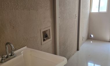 SE RENTA MUY AMPLIA Y BONITA CASA EN FRACC. PRIVADO, AREA VALLE DEL SOL