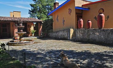 PROPIEDAD CON VISTA AL LAGO DE ZIRAHUÉN EN COPÁNDARO $7,000,000