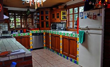 PROPIEDAD CON VISTA AL LAGO DE ZIRAHUÉN EN COPÁNDARO $7,000,000