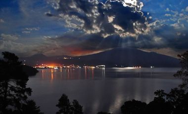 PROPIEDAD CON VISTA AL LAGO DE ZIRAHUÉN EN COPÁNDARO $7,000,000