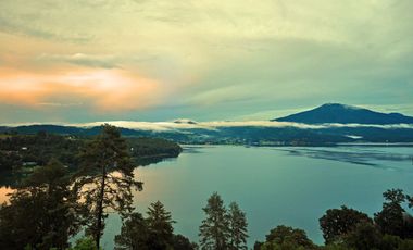 PROPIEDAD CON VISTA AL LAGO DE ZIRAHUÉN EN COPÁNDARO $7,000,000