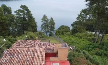 PROPIEDAD CON VISTA AL LAGO DE ZIRAHUÉN EN COPÁNDARO $7,000,000