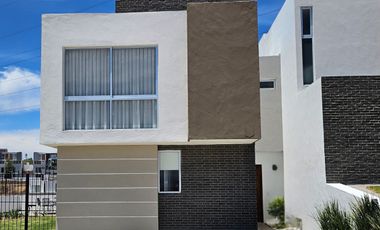 CASA EN VENTA EN BELENES