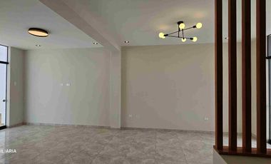 🏡✨ Casa de estreno de 3 pisos en Urb. Boulevard Park Plaza – Castilla ✨🏡