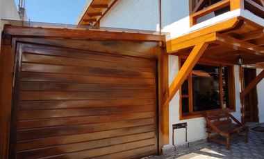 CASA ESQUINERA EN VENTA ESTILO ESPAÑOL, en conjunto cerca de El San Luis Shopping.