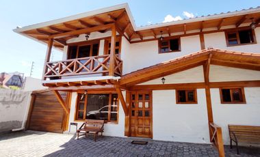 CASA ESQUINERA EN VENTA ESTILO ESPAÑOL, en conjunto cerca de El San Luis Shopping.