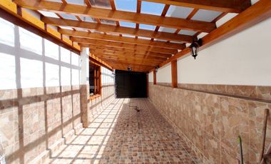 CASA ESQUINERA EN VENTA ESTILO ESPAÑOL, en conjunto cerca de El San Luis Shopping.