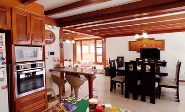 CASA ESQUINERA EN VENTA ESTILO ESPAÑOL, en conjunto cerca de El San Luis Shopping.