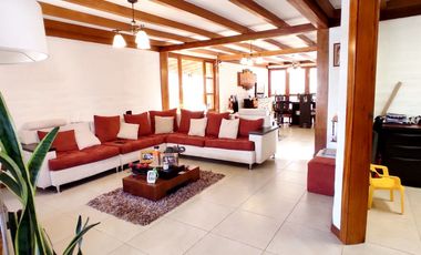 CASA ESQUINERA EN VENTA ESTILO ESPAÑOL, en conjunto cerca de El San Luis Shopping.