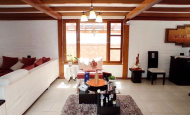 CASA ESQUINERA EN VENTA ESTILO ESPAÑOL, en conjunto cerca de El San Luis Shopping.