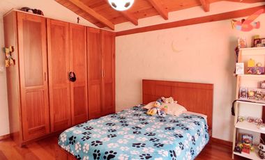 CASA ESQUINERA EN VENTA ESTILO ESPAÑOL, en conjunto cerca de El San Luis Shopping.