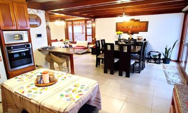 CASA ESQUINERA EN VENTA ESTILO ESPAÑOL, en conjunto cerca de El San Luis Shopping.