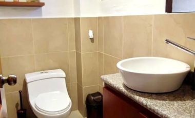 CASA ESQUINERA EN VENTA ESTILO ESPAÑOL, en conjunto cerca de El San Luis Shopping.