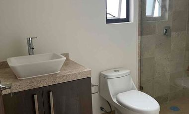 Estrena  como nueva en Los Robles III