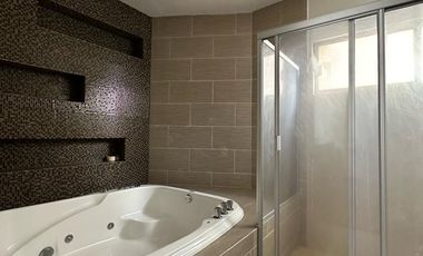 CASA EN VENTA EN CLUB DE GOLF LA LOMA