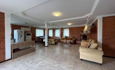 Terreno 3.030 m² + Casa 180 m² en Vía Cuenca–Cumbe