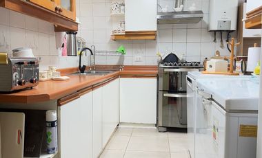 SE VENDE EXCELENTE Y RENOVADA CASA BARRIO LOMAS DE MIRASUR