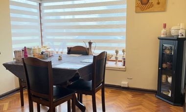 SE VENDE EXCELENTE Y RENOVADA CASA BARRIO LOMAS DE MIRASUR