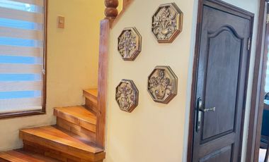 SE VENDE EXCELENTE Y RENOVADA CASA BARRIO LOMAS DE MIRASUR