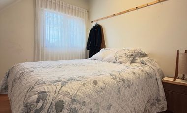 SE VENDE EXCELENTE Y RENOVADA CASA BARRIO LOMAS DE MIRASUR