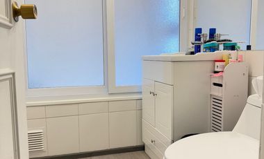 SE VENDE EXCELENTE Y RENOVADA CASA BARRIO LOMAS DE MIRASUR