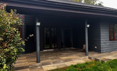 Casa dos pisos sector Pilauco