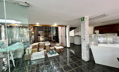 Venta de Casa en del Valle. Se Pueden Desarrollar 5 Propiedades.