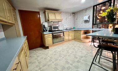 Venta de Casa en del Valle. Se Pueden Desarrollar 5 Propiedades.