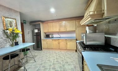 Venta de Casa en del Valle. Se Pueden Desarrollar 5 Propiedades.