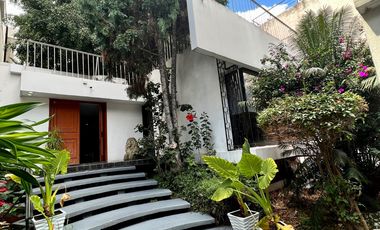 Venta de Casa en del Valle. Se Pueden Desarrollar 5 Propiedades.