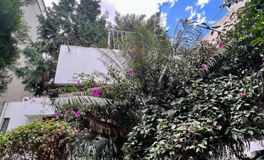 Venta de Casa en del Valle. Se Pueden Desarrollar 5 Propiedades.