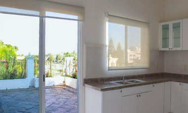 VENTA DE HERMOSA CASA EN FRACCIONAMIENTO PROVIDENCIA EN ZAPOPAN