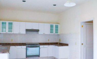 VENTA DE HERMOSA CASA EN FRACCIONAMIENTO PROVIDENCIA EN ZAPOPAN