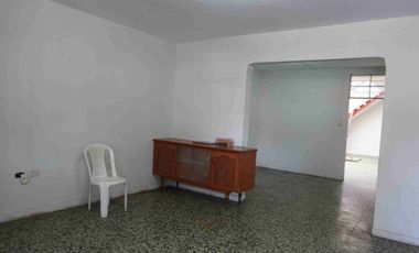 🏡✨ Venta de casa de 2 pisos en Av. Circunvalación – Urb. Piura ✨🏡