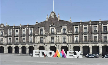 AMPLIA CASA CON AMENIDADES EN ESTADO DE MÉXICO