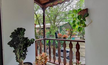 VENDO CASA DUPLEX REMODELADA EN LA POLAMA EN ENVIGADO