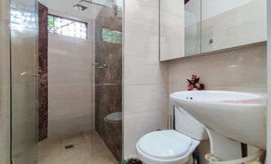 VENDO CASA DUPLEX REMODELADA EN LA POLAMA EN ENVIGADO