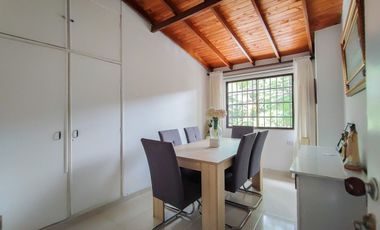 VENDO CASA DUPLEX REMODELADA EN LA POLAMA EN ENVIGADO