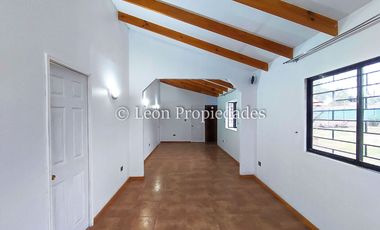 Leon Propiedades arrienda hermosa casa en Lo águila, Curacaví