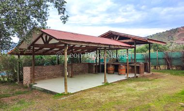 Leon Propiedades arrienda hermosa casa en Lo águila, Curacaví