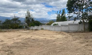 Venta de Terreno de 1470m con Cerramiento en Nayon,Tamboloma, Quito , Ecuador.