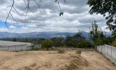 Venta de Terreno de 1470m con Cerramiento en Nayon,Tamboloma, Quito , Ecuador.