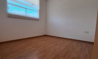SE RENTA DEPARTAMENTO SEMINUEVO EN PRIMER PISO EN FRACC RIO NILO, STA CRUZ BUENAVISTA, PUEBLA