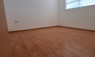 SE RENTA DEPARTAMENTO SEMINUEVO EN PRIMER PISO EN FRACC RIO NILO, STA CRUZ BUENAVISTA, PUEBLA