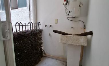 SE RENTA DEPARTAMENTO SEMINUEVO EN PRIMER PISO EN FRACC RIO NILO, STA CRUZ BUENAVISTA, PUEBLA